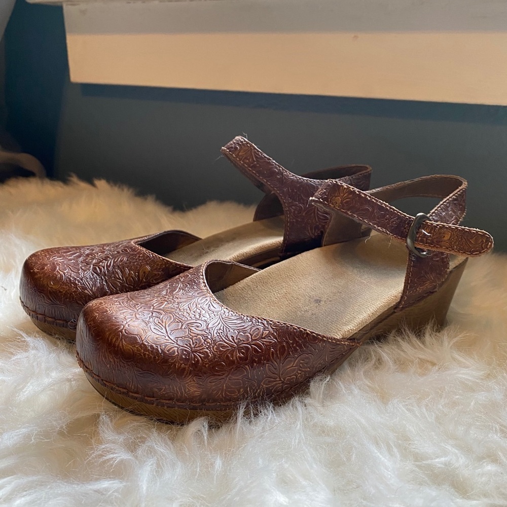 Dansko maryjane clogs